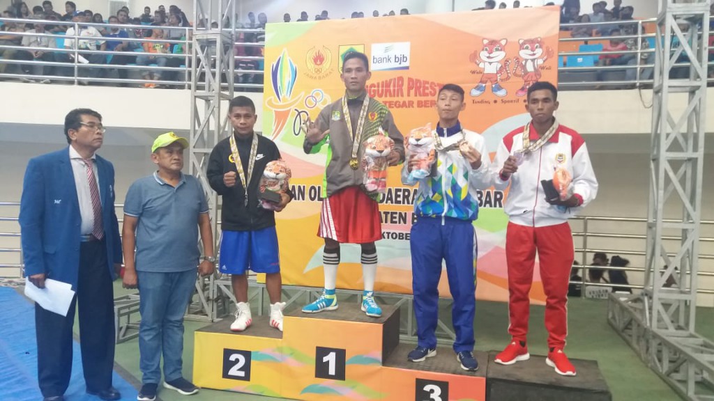 tim tinju kota bekasi memperoleh 4 emas, 2 perak, dan 1 perunggu di porda jabar
