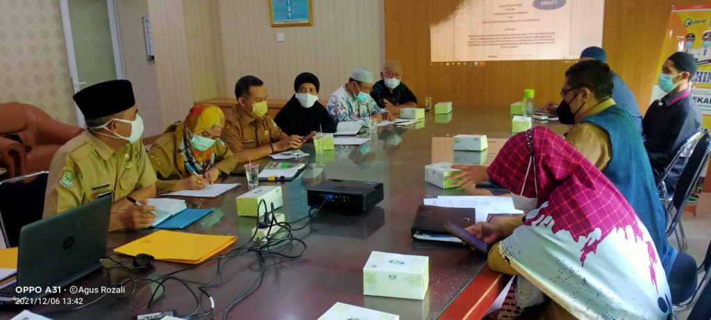 RAPAT PENYUSUNAN DAN PEMBAHASAN DRAFT PERJANJIAN SEWA LAHAN PSU DI KOTA BEKASI