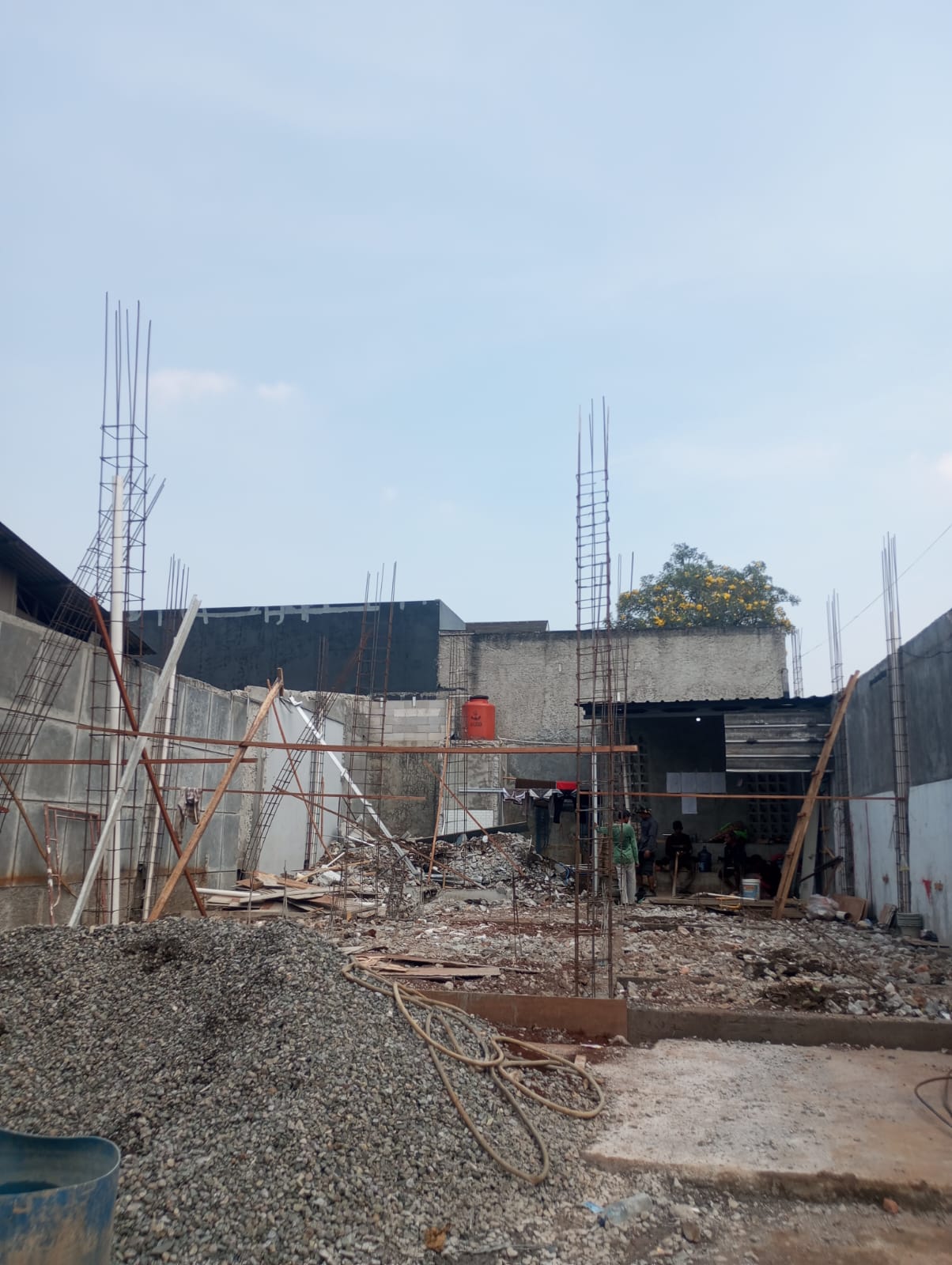  UPTD Pengawasan Bangunan Wilayah IV melaksanakan Pengawasan Bangunan