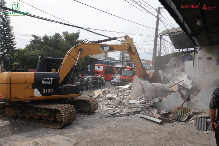  Rencana Pembangunan Flyover, Dinas Tata Ruang Membongkar Bangunan yang Lahannya Sudah Dibebaskan